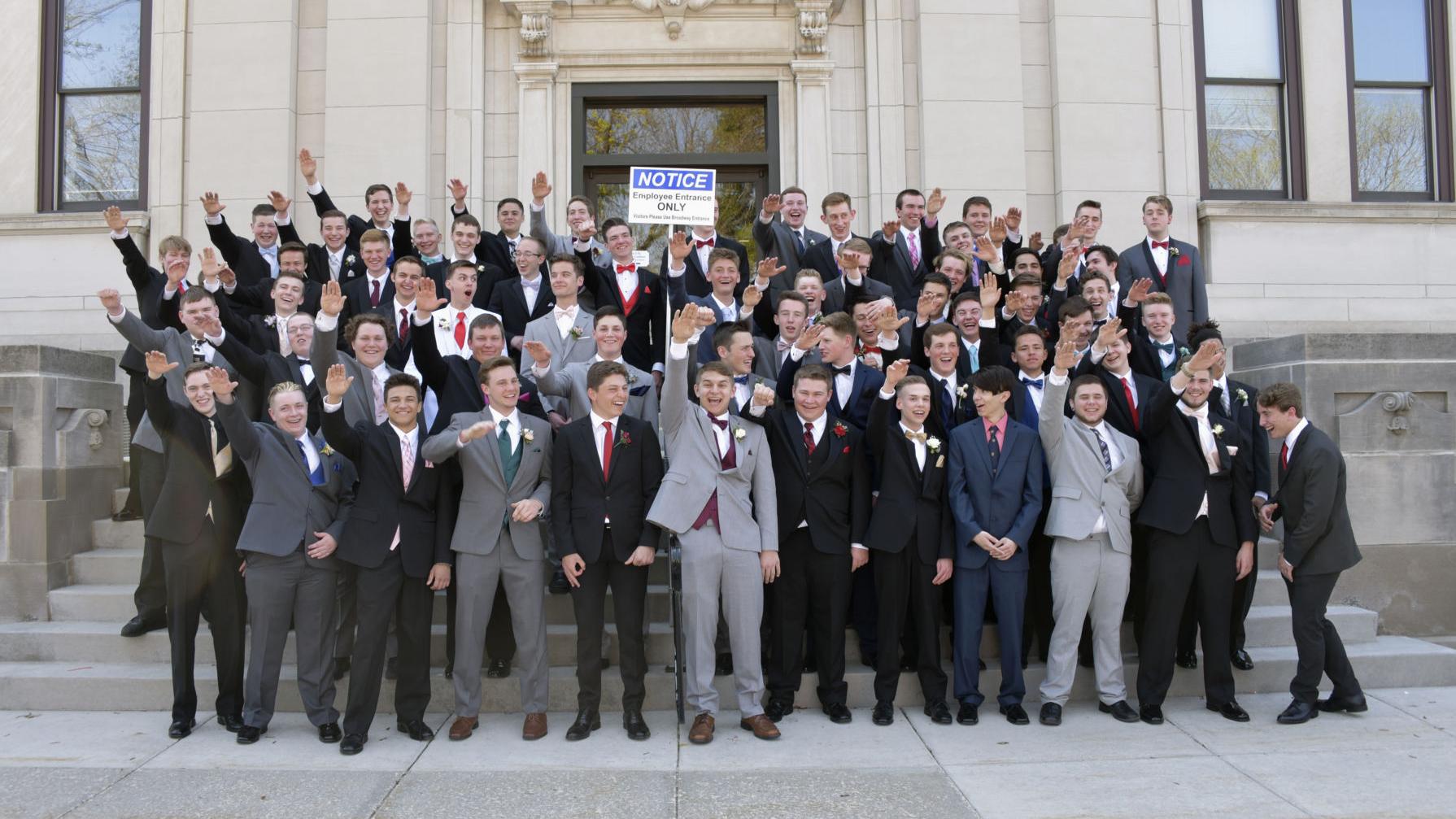 Wisconsin school district: Free-speech protects students' Nazi salute photo
